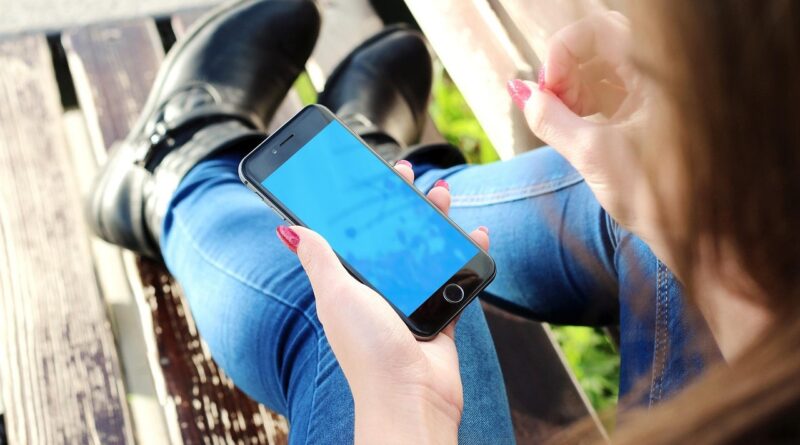 iphone, hand, girl, smartphone, mobile phone, cell phone, phone, screen, style, touchscreen, communication, device, technology, iphone 6, apple, iphone, iphone, iphone, smartphone, smartphone, smartphone, mobile phone, mobile phone, cell phone, cell phone, phone, phone, phone, phone, phone