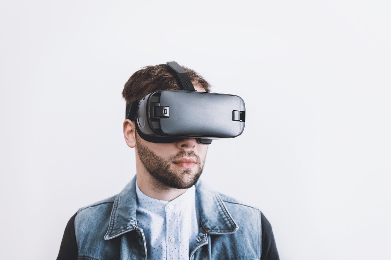 virtual, virtual reality, technology, reality, digital, 3d, headset, device, entertainment, modern, goggles, glasses, tech, metaverse, simulation, game, gadget, person, man, vision, futuristic, cyber, simulator, video