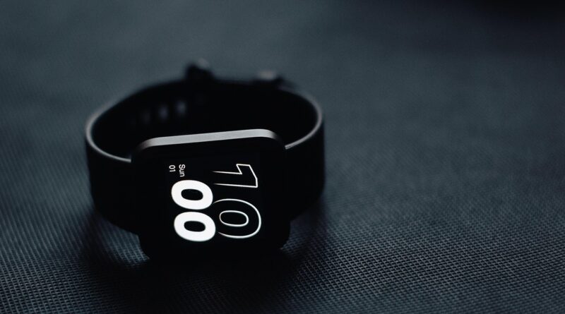 smartwatch, technology, watch, time, device, wireless, smart, digital, modern, mobile, gadget, electronic, wristwatch, wearable, touchscreen, wearable tech, sportswear, smartwatches, running gear, sports technology, object, modern technology, smart devices, sports gear, time management, smartwatch, smartwatch, smartwatch, smartwatch, smartwatch, technology