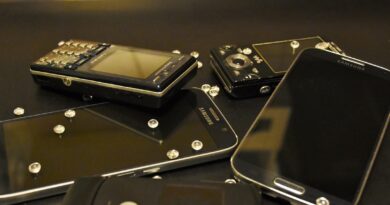smartphone, technology, smart, phone, screen, communication, mobile, business, black, wood, background, modern, samsung, sony, motorola, old, new, used connection, advertisement, digital, equipment, motorola, motorola, motorola, motorola, motorola