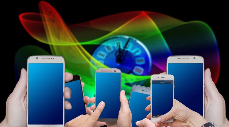 new year's day, greeting, sylvester, clock, time, five past twelve, circle, round, arched, global, unusual, bent, architecture, digitization, electronic, smartphone, mobile, phone, hands, globe, continents, networking, computer, digital, electronics, network