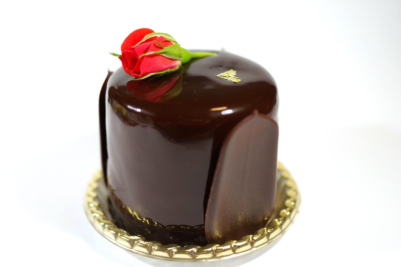 suites, chocolate, cake, food, sweet, dessert, delicious, candy, eddie blue flower, gourmet, chocolate, chocolate, chocolate, cake, cake, cake, cake, candy, candy, candy, candy, candy