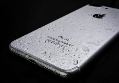 wet smartphone, iphone, plus, apple, water, drops, waterproof, telephone, mobile phone, electronics, smartphone, silver, closeup, macro, low key, black background, new, modern, logo, nature, sign, the back of the, luxury, prestige, trends, electronic equipment, camera, the background, technology, optics, flooding, repair, resistance, fashion, personal, business hotel, california, american, beautiful