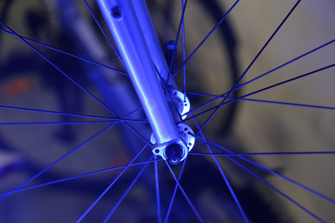 bicycle spokes, spokes, bicycle, bicycle tires, mountain bike, wheel hub, bicycle hub, hub, gear shift, shine, pinion, derailleur, close up, detail photography