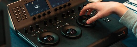 control panel, color grading, device, technology, digital, colorist, editor, professional colorist, hardware panel, hardware controls, davinci resolve mini panel, closeup, color grading, color grading, color grading, color grading, color grading, editor, editor, editor