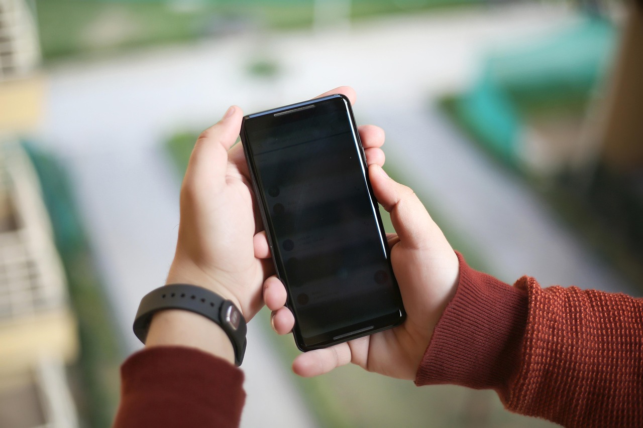 smartphone, hand, android, phone, phone mockup, phone in hand, ios phone, closeup