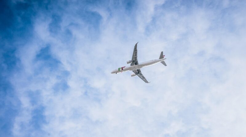 plane, flying, aviator, travel, air traffic, vacation, tourism, airline, airplane, fly, trip