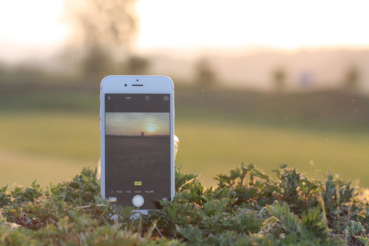 iphone, cell phone, phone call, camera, iphone 6s, iphone 6, photo, photography, evening glow, warm
