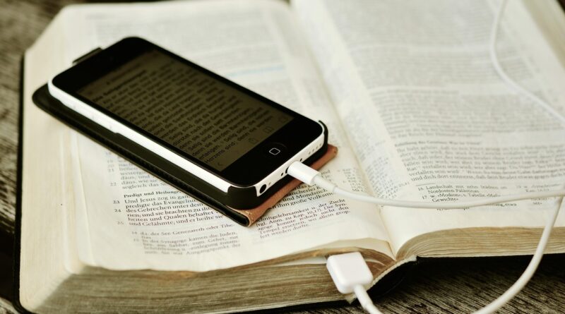 bible, iphone, mobile, read, read online, holy scripture, christian faith, download, electronic mail, digital, bible elsen, internet, bible, bible, bible, bible, bible