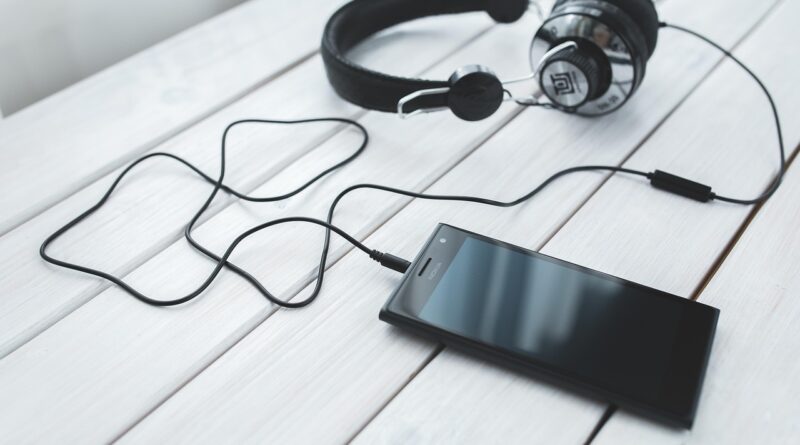 smartphone, mobile, cell phone, music, listening, headphones, earphones, technology, nokia, lumia, lumia 735, cell phone, cell phone, listening, listening, listening, listening, listening, headphones, headphones, headphones, headphones, earphones, nokia, nokia