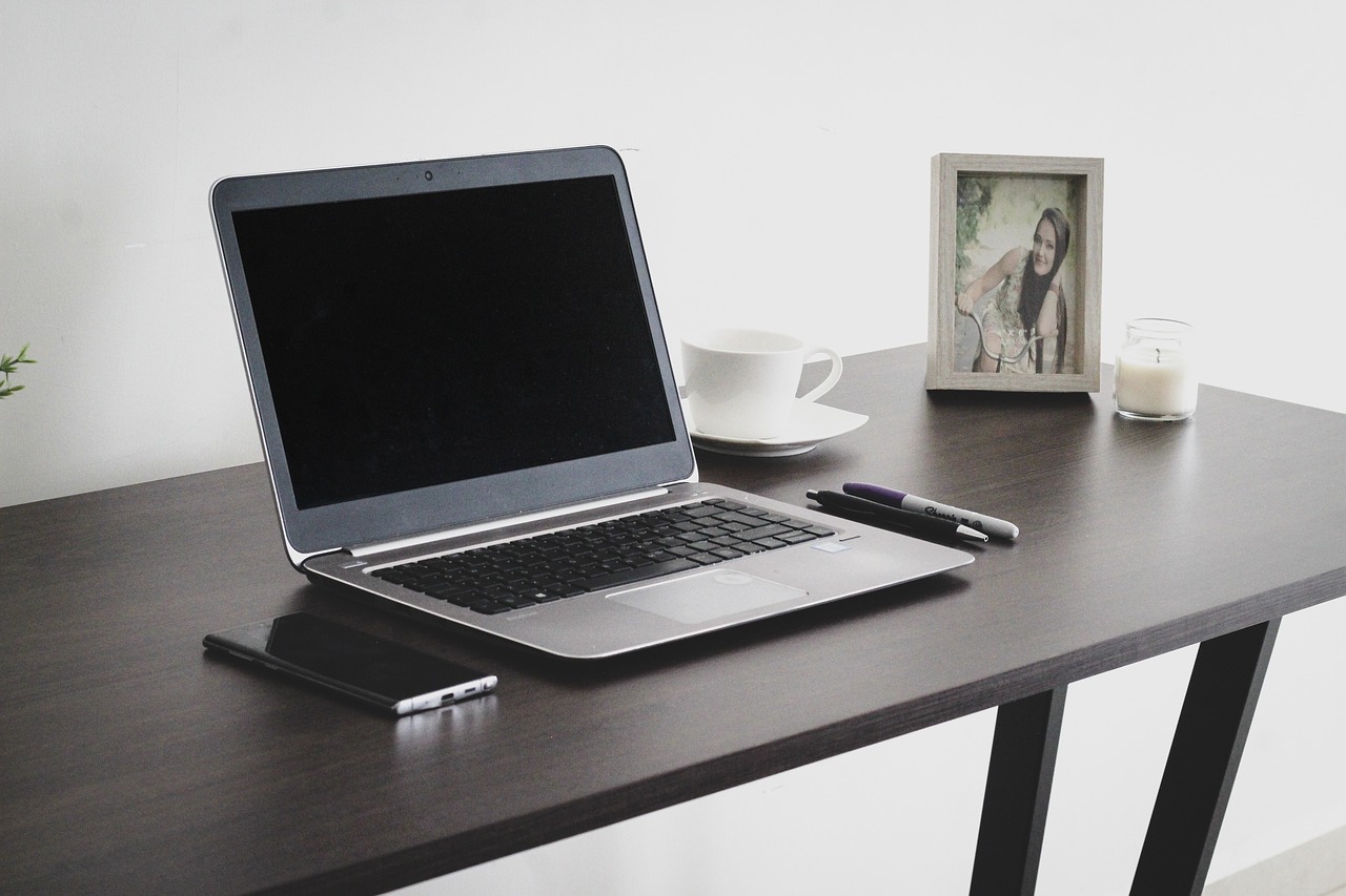 workplace, workspace, home office, office, desk, table, laptop, smartphone, cellphone, work at home, wfh, work from home, room, workplace, workplace, workplace, wfh, wfh, wfh, wfh, wfh, work from home, work from home, work from home, work from home, work from home